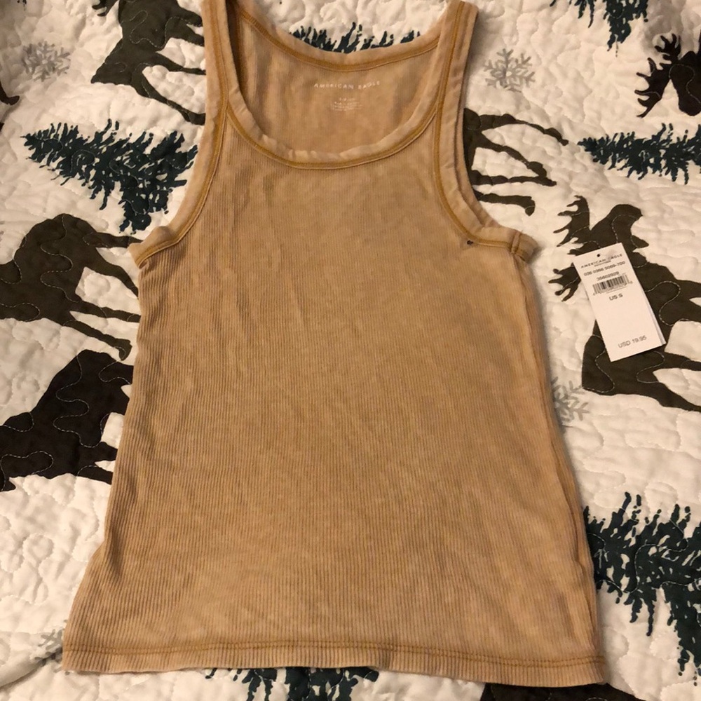 I’m selling a Brand New American Eagle tank top!!😊